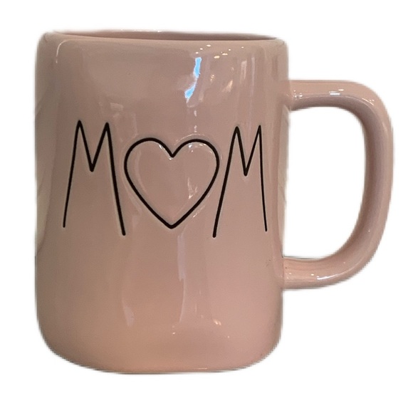 NWOT Rae Dunn ~ “MOM” Mug in Light Pink - Picture 1 of 5